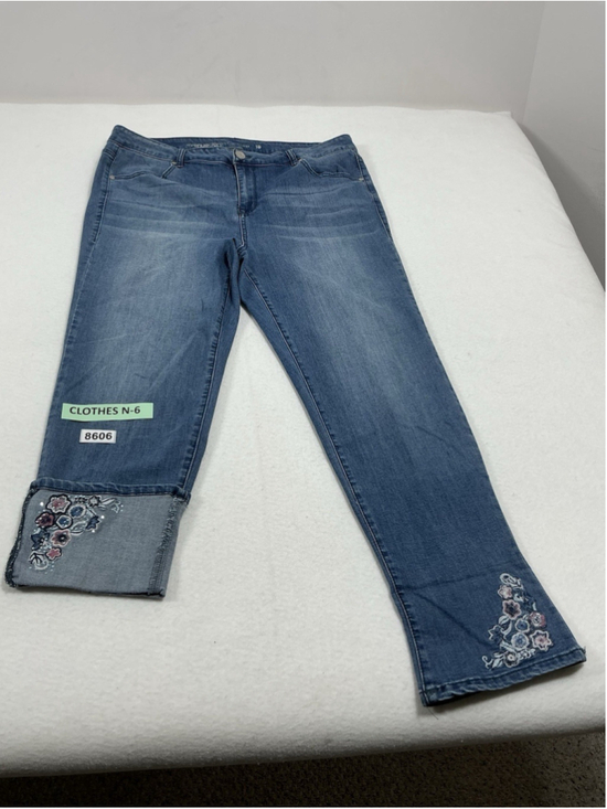 Avenue Denim - Woman’s Excellent Condition Avenue Blue Denim Jeans 18 Embroidered